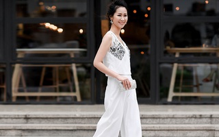 Hoa hậu Dương Thùy Linh đẹp mong manh trên phố