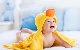 Đi guốc trong bụng, mẹ lật tẩy 27 “chiêu trò” của trẻ lười không chịu tắm