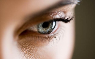 Bạn có thể bị mất thị lực tạm thời 1 bên mắt vì 6 nguyên nhân này