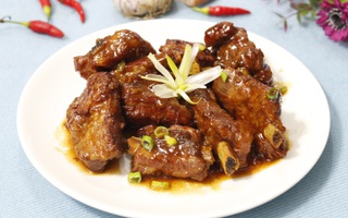 Gắp không dừng đũa với sườn kho tộ mềm ngon thơm phức