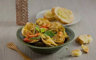 Ngao xào cà ri kiểu Thái - món ăn vặt đang lên ngôi