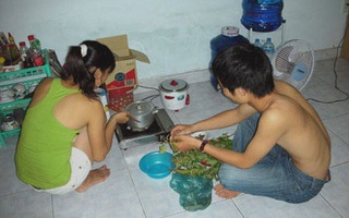 Cô gái thu nhập 10 triệu, tháng nào cũng nhẵn túi vì "bao" bạn trai ăn ở, còn bị mắng "tiêu gì mà hết tiền"