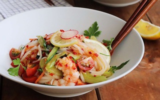 Đầu tuần bận rộn, bữa tối 1 tô phở trộn là ngon mà đủ chất
