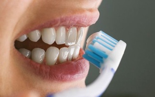 Đây là lý do tại sao sao phụ nữ phải đánh răng một ngày 2 lần, sự thật khiến nhiều người giật mình