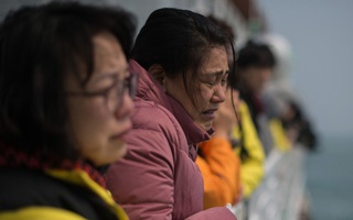 3 năm sau thảm kịch chìm phà Sewol, cha mẹ các em học sinh xem con mình chỉ đi xa dài ngày