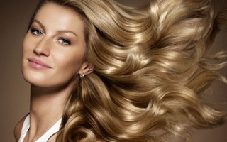Siêu mẫu thế giới Gisele Bundchen và 7 bí quyết chăm sóc tóc “chân truyền” của phụ nữ Brazil
