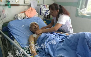 Lợi dụng bố bệnh nặng, con trai đứng ra kêu gọi quyên góp chữa trị rồi ôm tiền bỏ trốn