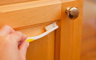 Tôi đã khám phá ra cách làm sạch tủ bếp bằng gỗ chỉ trong tích tắc với 5 bước đơn giản