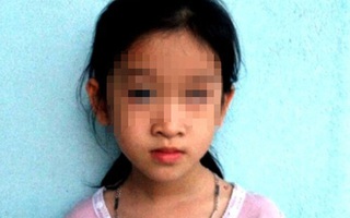 Bé gái bị ném mù mắt ở trường được bồi thường 105 triệu đồng