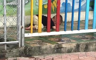 Sự thật đoạn video cháu bé ở cơ sở mầm non tư thục quỳ trên thềm khóc gắt