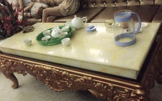Thiếu phụ đơn thân có nguy cơ ngồi tù vì chiếc mặt bàn bị… sứt