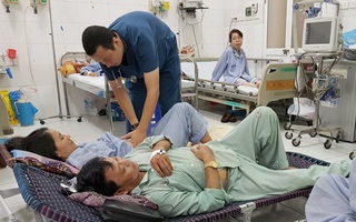 Sốt xuất huyết: Nhà giàu cũng bị từ chối nhập viện vì quá tải
