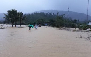 Bão số 12 giật sập nhiều nhà ở Tây Nguyên