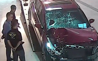 Cán bộ ngân hàng đâm chết người rồi bỏ trốn bị lộ diện qua camera