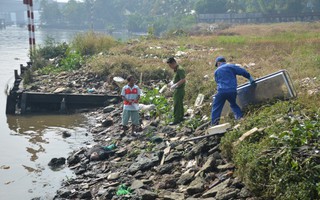 Phát hiện xác một người phụ nữ trên sông Sài Gòn