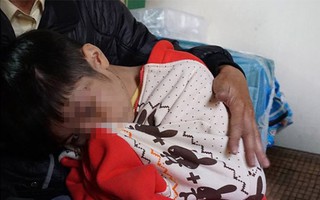 Sau ly hôn, nếu phát hiện con bị người cũ bạo hành, cần làm gì để giành lại quyền nuôi con?