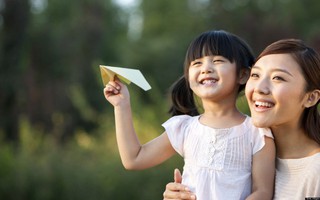 Đi tìm 3 bà mẹ Hoàng đạo tỏ ra nghiêm khắc với con