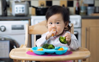 Nếu bạn muốn cho con ăn dặm chỉ huy mà sợ hóc nghẹn, hãy đọc bài viết này