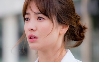 Khi trở về trong đêm Noel, tôi thấy người yêu đang ngồi cùng một cô gái khác và cả hai đều miễn cưỡng