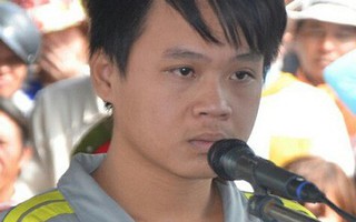 Buồn chuyện gia đình, mang dao rọc giấy rạch mông phụ nữ