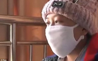 Là nguồn hy vọng duy nhất để cứu sống con, người bố trốn biệt để con gái chết mòn vì máu trắng