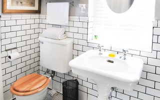 Đây là lý do để bạn nên đặt một tấm thớt vào trong phòng tắm