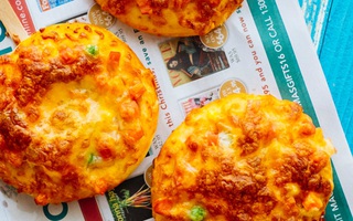 Ngất ngây với món bánh pizza mini hình que kem siêu cute