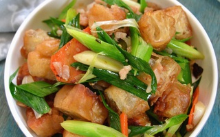 Quẩy xào thịt băm món ngon lạ cho bữa sáng