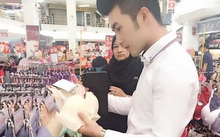 8/3 đến nơi rồi, nhìn thiếu gia nhà người ta đi mua đồ lót nữ mà ngậm ngùi khôn tả