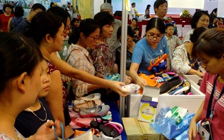 Hà Nội: Hàng nghìn người chen chân vào hội chợ "săn lùng" hàng tiêu dùng Thái Lan