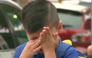 Ngày đầu con đi học cả ngày rất sợ sệt, nhút nhát, suy nghĩ mãi mẹ quyết định “vẽ bùa” lên tay con