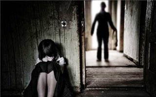 Hà Tĩnh: Bắt khẩn cấp kẻ nhiều lần hiếp bé gái 8 tuổi
