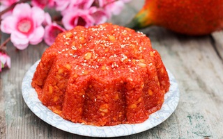 Cô gái Hà Nội chia sẻ cách làm xôi gấc hạt sen ngon đẹp cúng ông Công ông Táo
