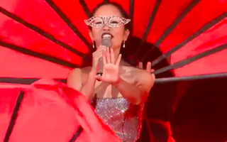 Hát "Lạc trôi" của Sơn Tùng M-TP, Diva Hồng Nhung bị chê là "thảm họa"