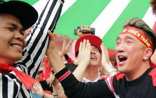 Sau siêu phẩm gỡ hòa dưới mưa tuyết của Quang Hải: Nghệ sĩ Việt bật khóc tự hào!