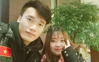 Clip: Fangirl khéo léo nhất năm nên đã nắm được tay Bùi Tiến Dũng!
