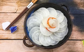 Củ cải muối chua ngon thế này thì Tết ăn gì cũng không sợ ngán