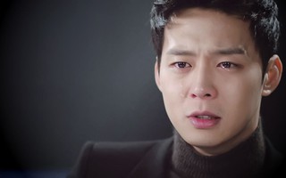 Hớn hở đặt bàn nhà hàng sang trọng chúc mừng 20/10 cho vợ, chồng phát hiện bị "cắm sừng" lúc nào không hay