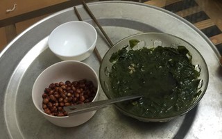 Lại chuyện mâm cơm cữ: Mẹ chồng chăm gái đẻ "nghèo nàn" thế này thì bảo sao chị em lại chẳng hoang mang