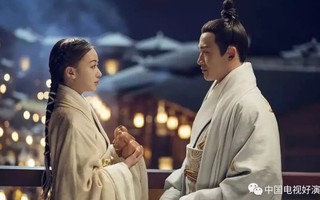Tình bể bình ở Diên Hi Công Lược chưa chán, Càn Long và Ngụy Anh Lạc "xuyên không" để yêu tiếp trong Hạo Lan Truyện