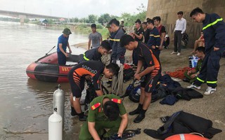 Thanh Hóa: Nam thanh niên đi xe đạp lên cầu Hàm Rồng nhảy xuống sông tự vẫn