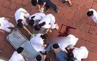 Hà Nội: Người đàn ông rơi từ tầng 6 xuống sân bệnh viện tử vong