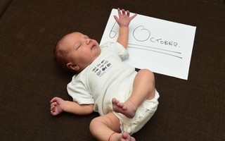 Con trai vừa chào đời, bố mẹ đã ngạc nhiên tột độ khi nhận ra điều đặc biệt, 48 triệu người mới có 1