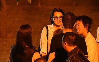 Hết bị đồn cặp kè với đàn em Bành Vu Yến, "Thánh cô" Hứa Tình lộ ảnh hẹn hò "Lệnh Hồ Xung" Lý Á Bằng?