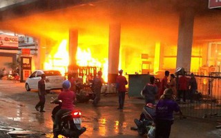 Nguyên nhân vụ cây xăng bốc cháy dữ dội kèm tiếng nổ lớn khiến nhiều người hoảng loạn bỏ chạy thoát thân ở Sài Gòn
