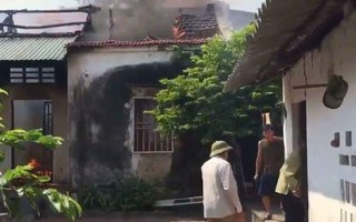 Vĩnh Phúc: Uống rượu say, con trai châm lửa đốt nhà mặc cha mẹ ngăn cản