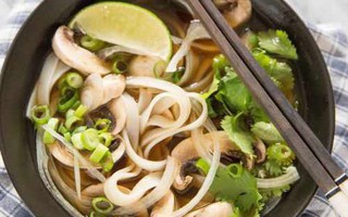 Phở chay nấu theo cách này sẽ ngon hơn phở thịt gấp bội