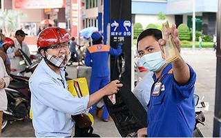 Giá xăng lại tăng mạnh