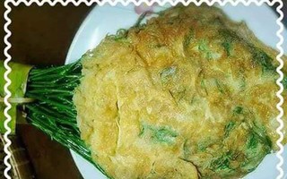 Về ra mắt nhà người yêu, cô gái khiến cả nhà choáng với món trứng rán nhồi rau nguyên cọng, nhìn qua cứ tưởng vợt bóng bàn