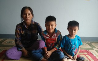 Biết sẽ bại liệt năm 12 tuổi, 2 đứa trẻ mồ côi vẫn vô tư ước lớn nhanh kiếm tiền nuôi mẹ